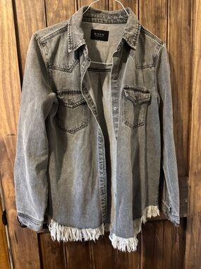 Washed Gray Risen Brand Denim Shacket with Frayed Hem size Medium
